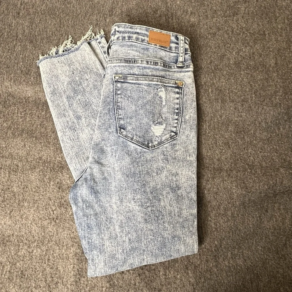 Judy Blue Skinny Fit Jeans Women's Sz 9/29 Acid Wash Distressed Raw Hem Denim‎